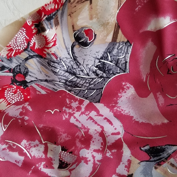 New Adorable Silk Floral Scarf - Picture 8 of 15